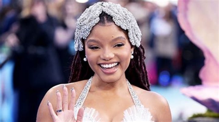 Halle Bailey Stuns In Aqua Blue Bikini Top & Matching Skirt: Photos – Hollywood Life